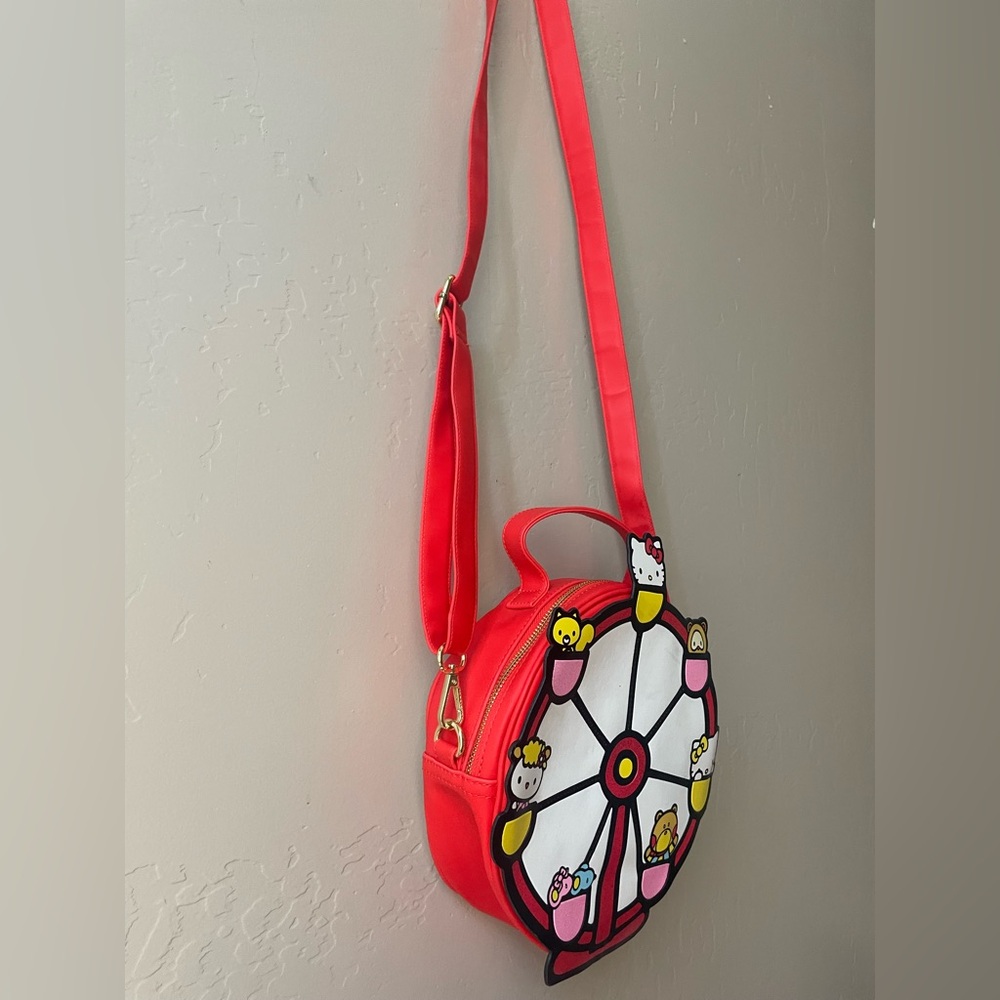 Hello Kitty Ferris Wheel Crossbody Bag - Red and White - Picture 3 of 7